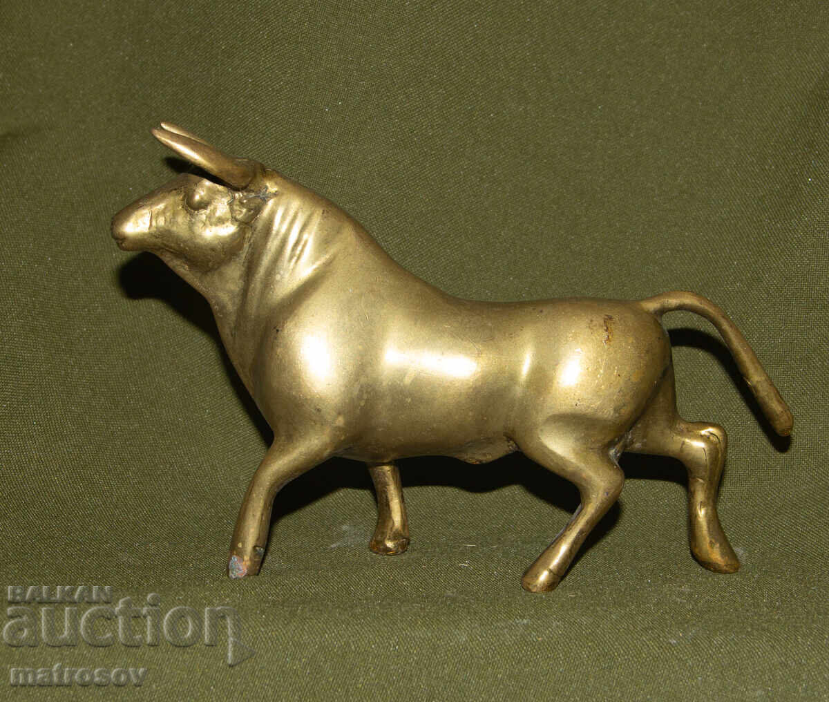 Auction Original bronze bull sculpture Auction Original bronze bull sculpture
