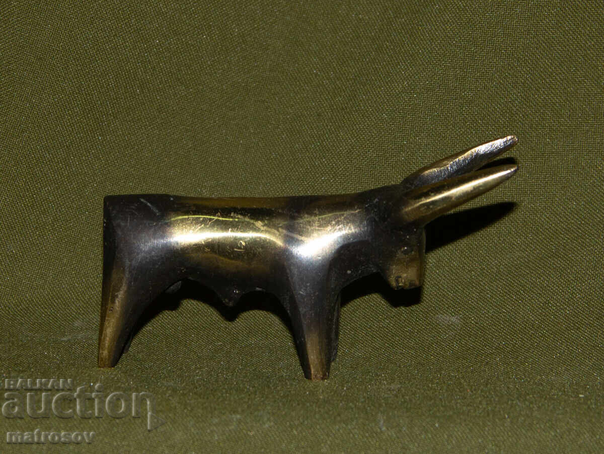 Μικρό χάλκινο γλυπτό ταύρου, χειροποίητο