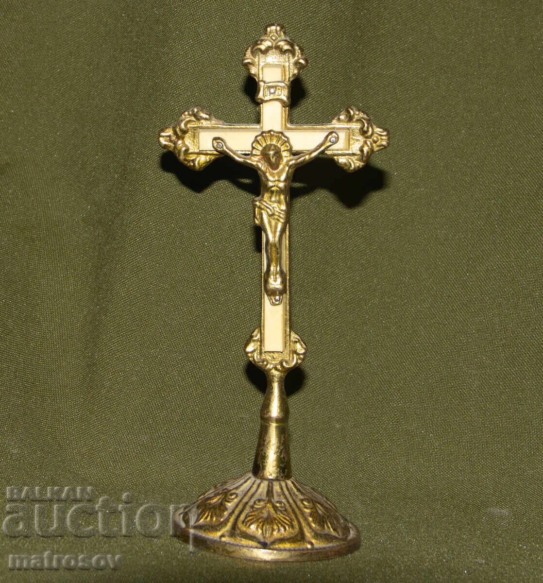 Διακοσμητικός επιτραπέζιος ορειχάλκινος σταυρός, εσταυρωμένος με τιμή 180.00 BGN | € 92.03