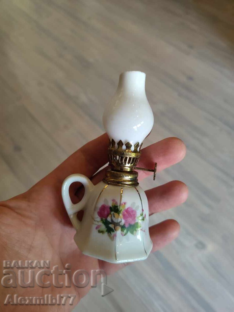 Auction Small porcelain retro gas lamp - floral design Auction Small porcelain retro gas lamp - floral design