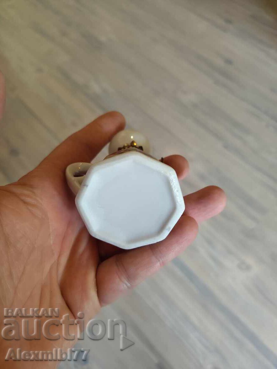 Delivery of Small porcelain retro gas lamp - floral design Delivery of Small porcelain retro gas lamp - floral design