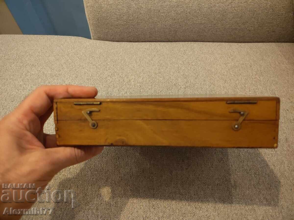Old collectible French wooden box artist, plein air