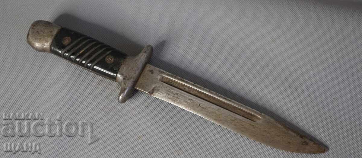 Cuțit vechi de pază, baionetă cu preț 95.15 BGN | € 48.65