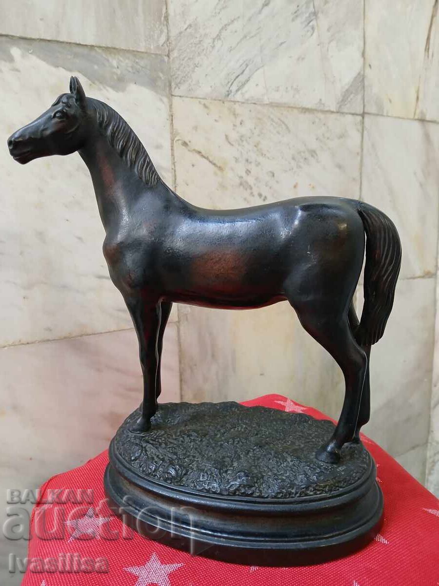 Sculptură antică de cal