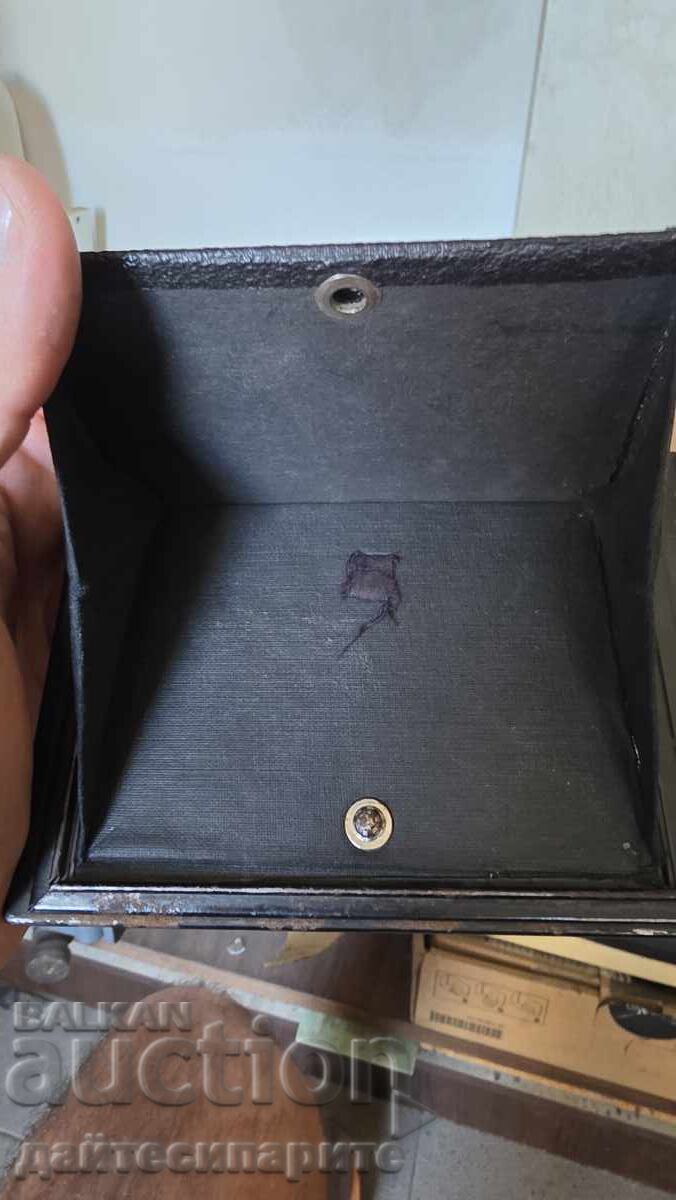 Παράδοση Παλιό φωτογραφική μηχανή, χρειάζεται επισκευή Παράδοση Παλιό φωτογραφική μηχανή, χρειάζεται επισκευή