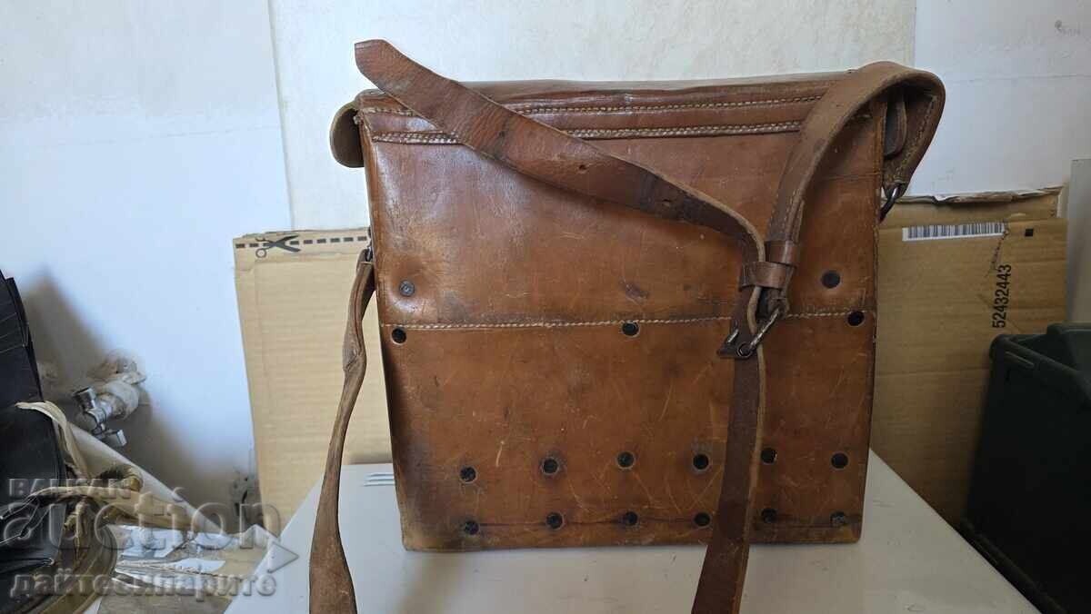 Παλιά ιατρική τσάντα με τιμή 100.00 BGN | € 51.13