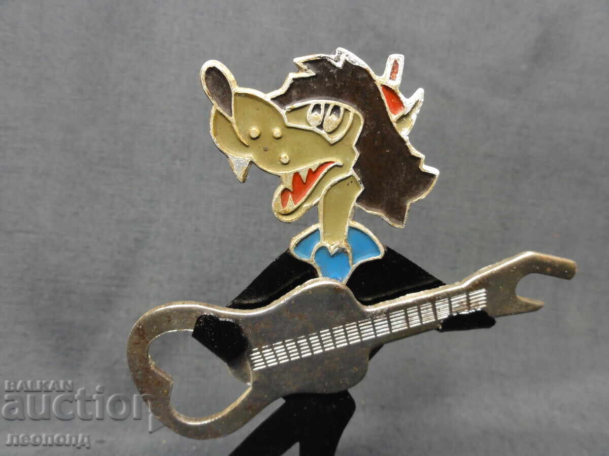 FIGURINĂ DE MASĂ VECHE RETRO SOVIETICĂ URSS - DESCHIZĂTOR DE STICLE NU POGODI cu preț 40.00 BGN | € 20.45