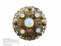 Broșă veche din alamă, ajurată