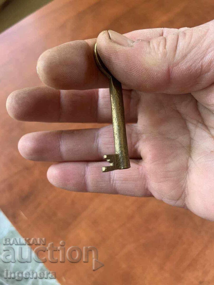 ANTIQUE KEY FROM GRANDMOTHER AND GRANDFATHER'S CHESTS CUT PADLOCK - 5