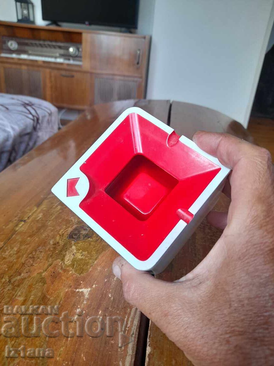 Livrarea scrumieră veche Marlboro