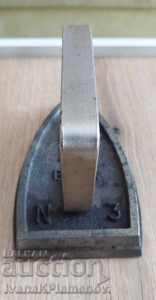 Παράδοση Σίδερο ρετρό για συλλέκτες Παράδοση Σίδερο ρετρό για συλλέκτες