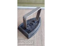 Fier de călcat retro pentru colecționari