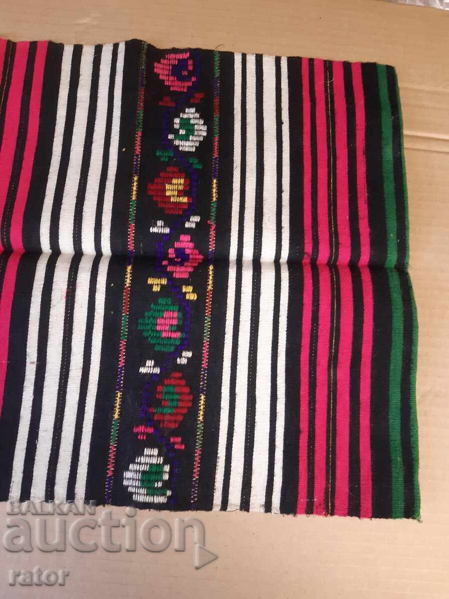 Автентична красива вълнена  престилка  , носия с цена 18.99 лв. | € 9.71