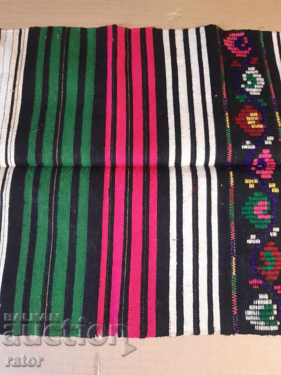 Аукцион Автентична красива вълнена  престилка  , носия