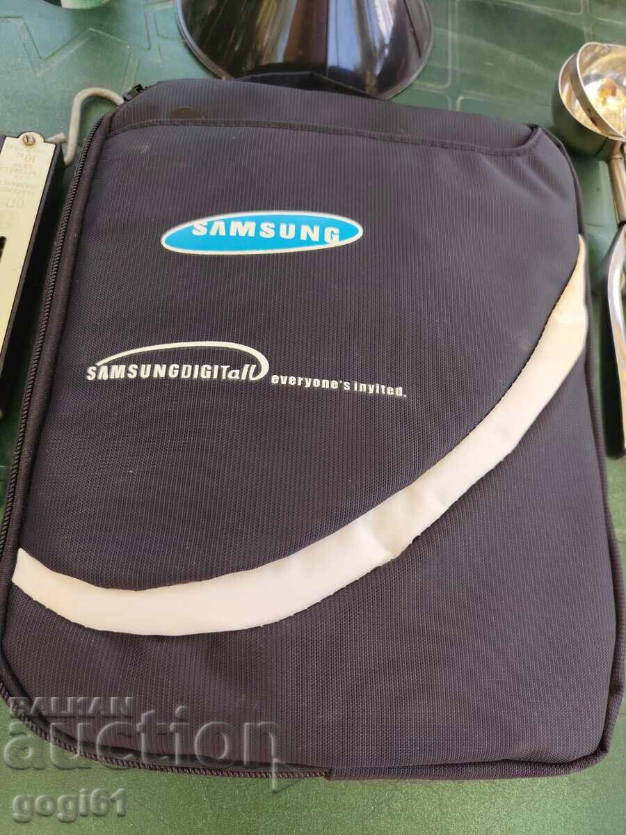 Доставка на Лот от най- различни неща Доставка на Лот от най- различни неща