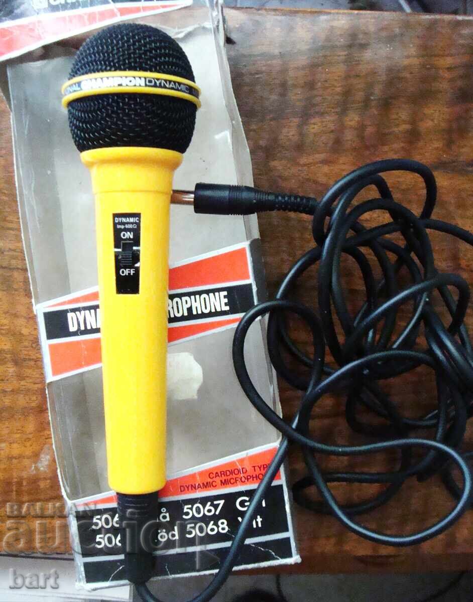 Ρετρό δυναμικό μικρόφωνο "Champion"