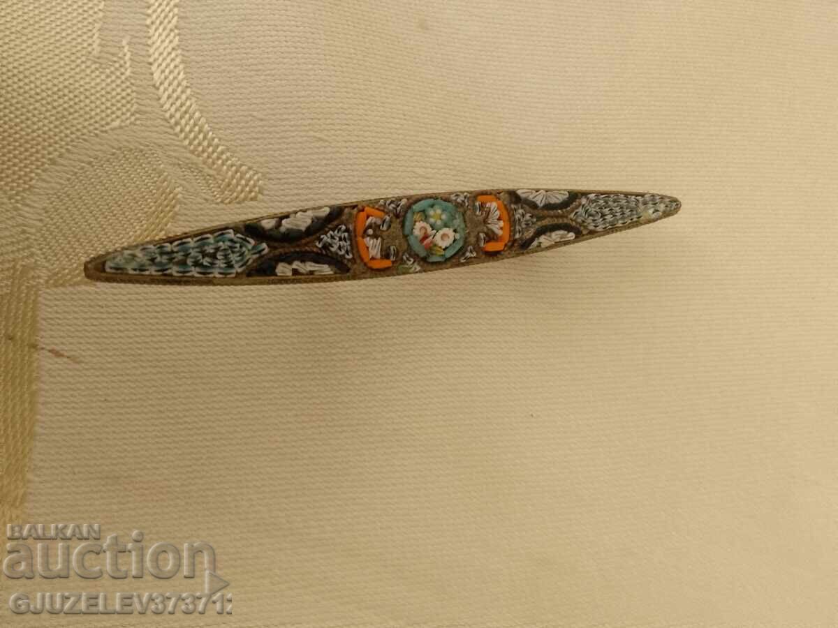 Παράδοση Αυθεντική παλιά καρφίτσα, χειροποίητη από λουλούδια