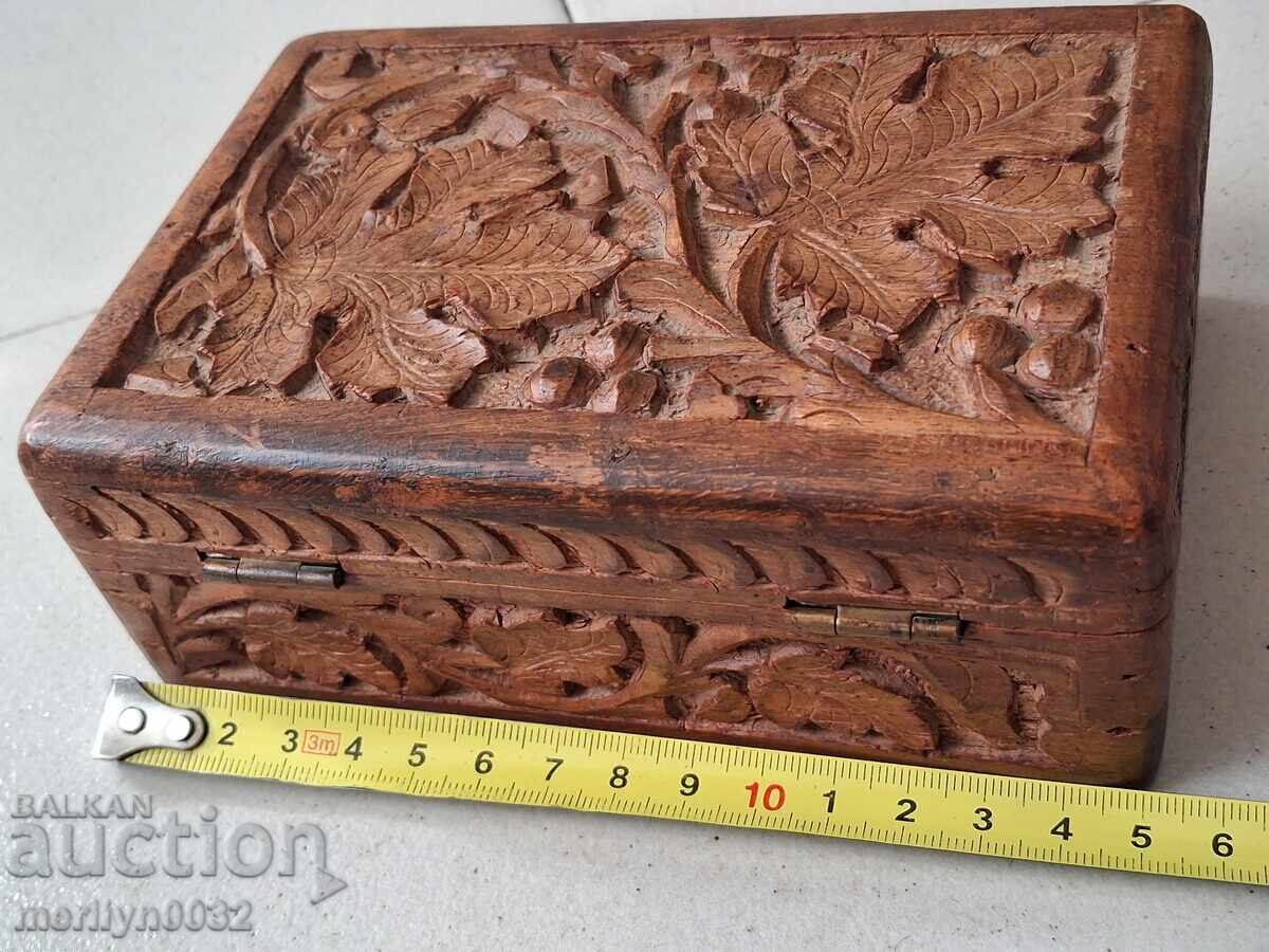 Παλιό ξύλινο κουτί καρυδιάς με σκαλιστά σχέδια για κοσμήματα, κόσμημα, στολίδι - 5