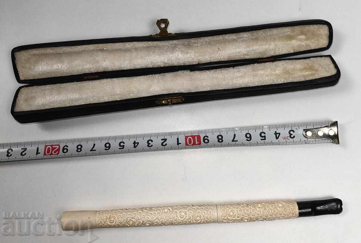 LUXURIOUS 100-YEAR-OLD LADIES' CIGARETTE WITH PERFECT BOX with price 40.00 BGN | € 20.45 LUXURIOUS 100-YEAR-OLD LADIES' CIGARETTE WITH PERFECT BOX with price 40.00 BGN | € 20.45