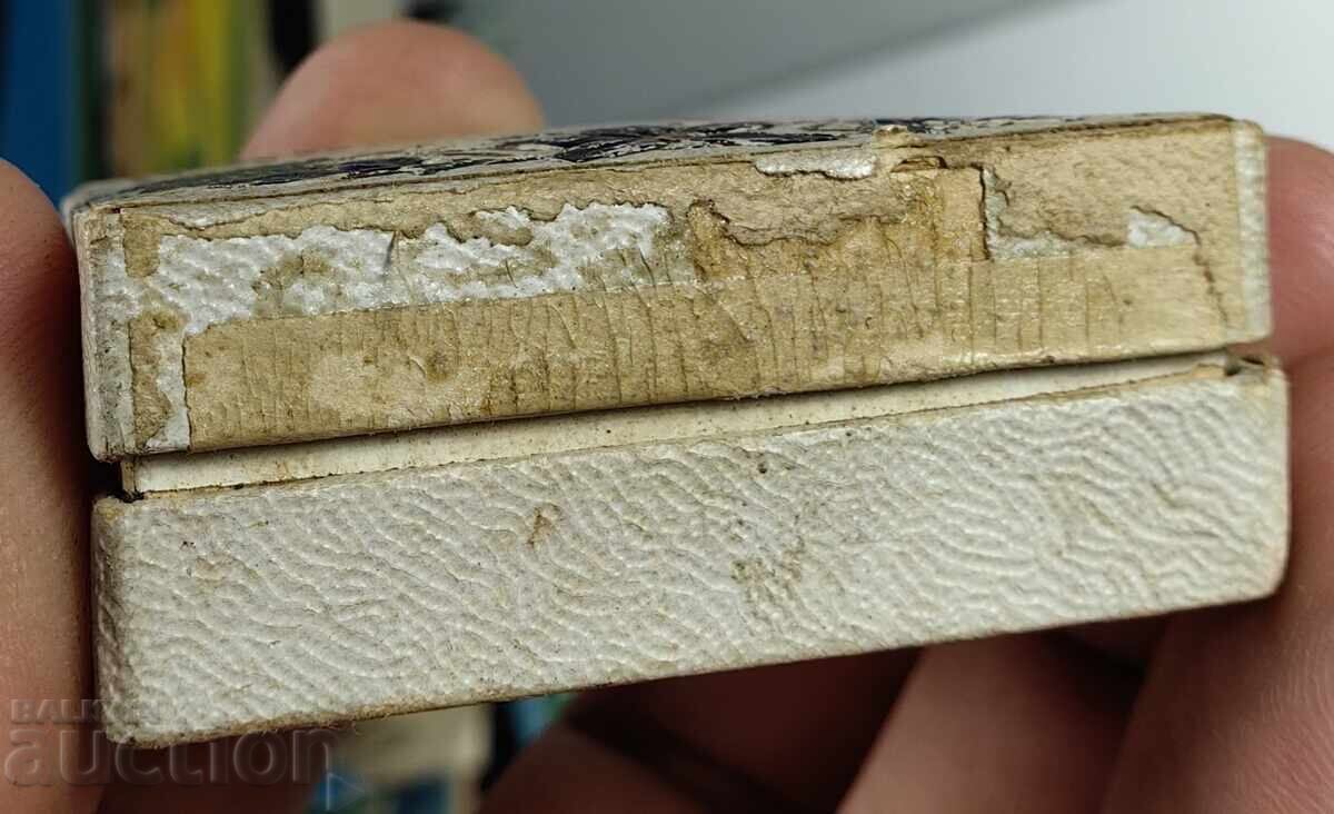 Licitație CUTIE FOARTE VECHE REGALĂ (SAU IMPERIALĂ) Licitație CUTIE FOARTE VECHE REGALĂ (SAU IMPERIALĂ)