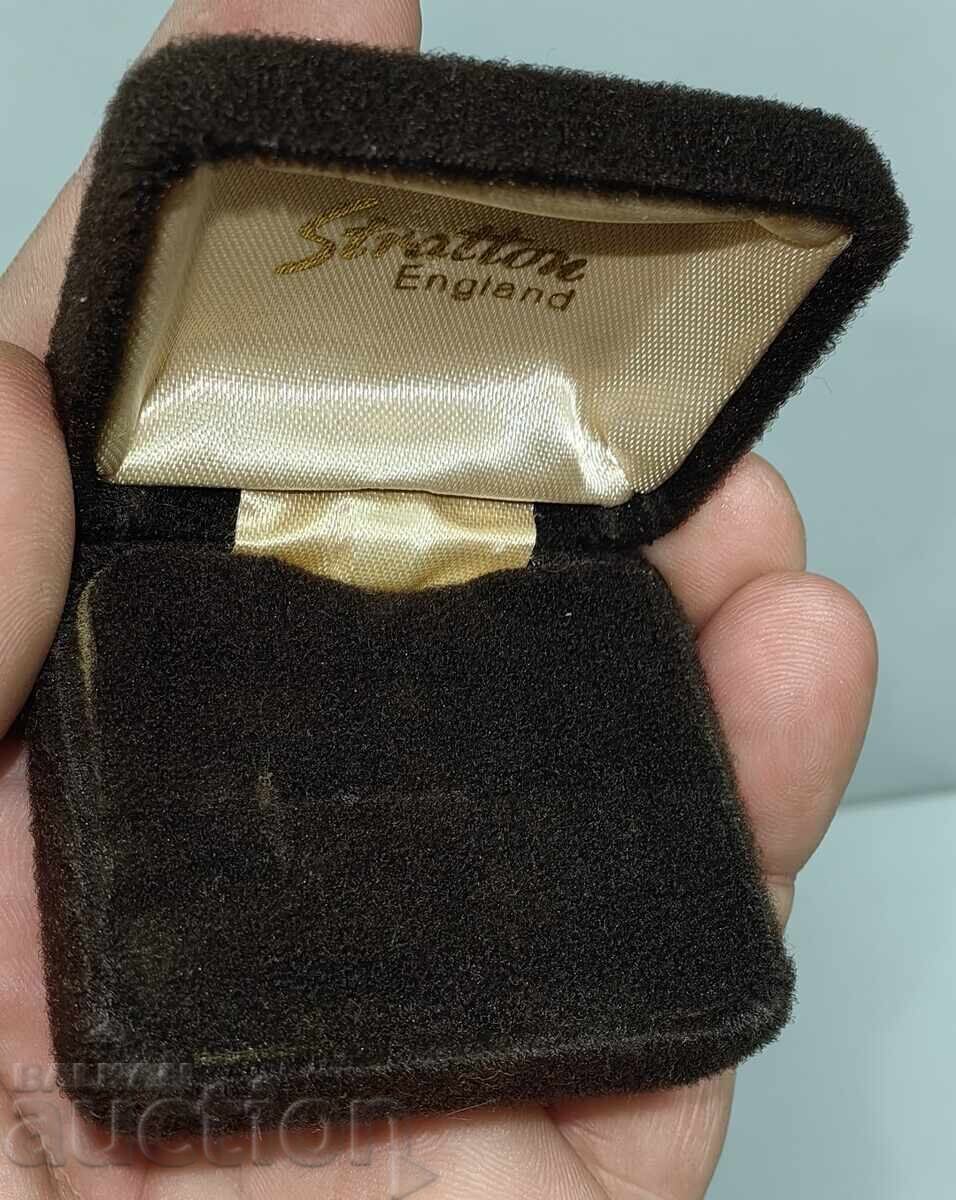 CUTIE VECHE CUTIUȚĂ PENTRU INEL cu preț € 12.00 | 23.47 BGN