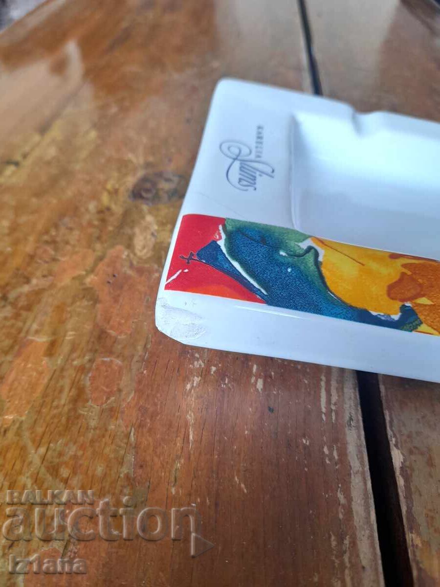 Livrarea scrumieră Karelia Slims