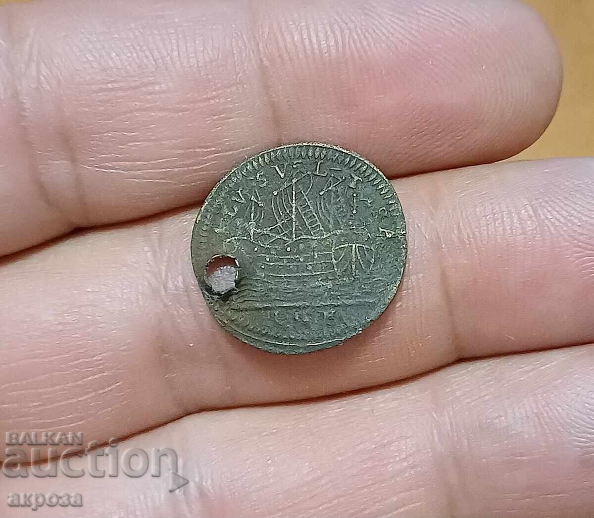 Стара монета ползвана за накит с цена 1.80 лв. | € 0.92 Стара монета ползвана за накит с цена 1.80 лв. | € 0.92