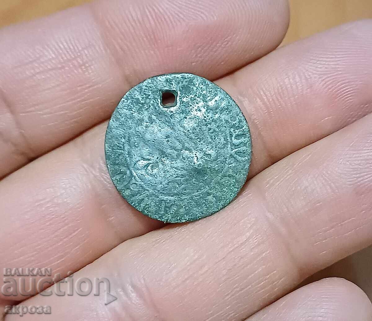 Стара монета ползвана за накит Стара монета ползвана за накит