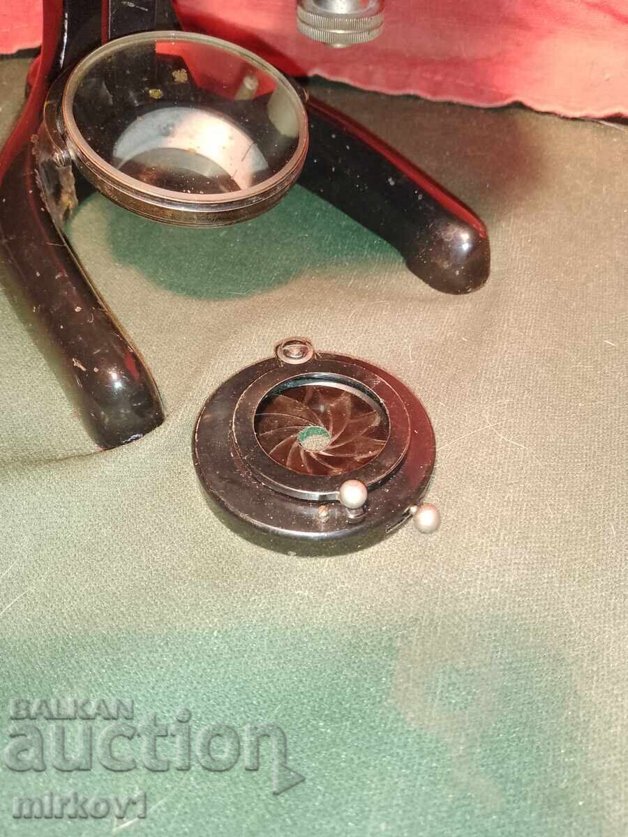 Доставка на Антикварен германски колекционерски микроскоп Доставка на Антикварен германски колекционерски микроскоп