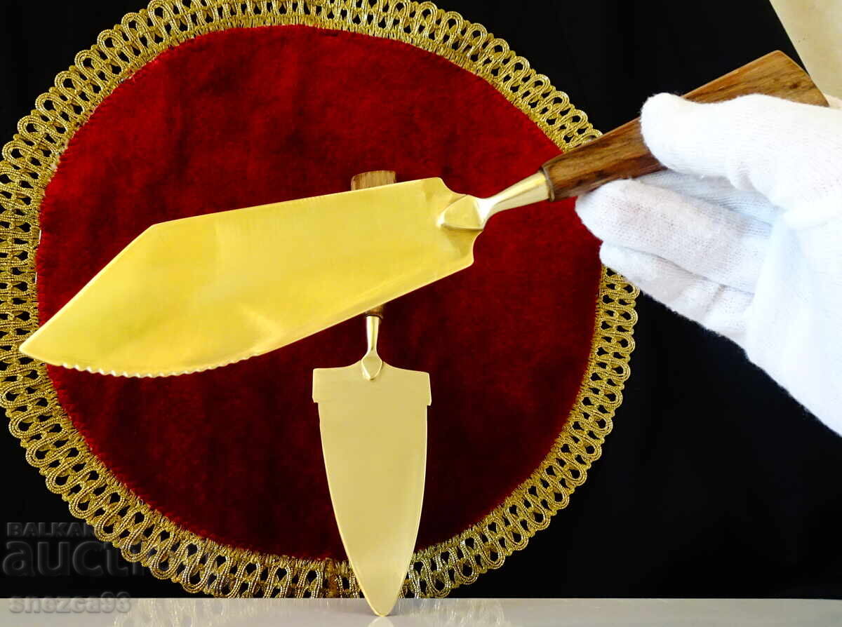 Χάλκινη σπάτουλα και μαχαίρι για τούρτα, σερβίτσια για τούρτα με τιμή 38.00 BGN | € 19.43 Χάλκινη σπάτουλα και μαχαίρι για τούρτα, σερβίτσια για τούρτα με τιμή 38.00 BGN | € 19.43