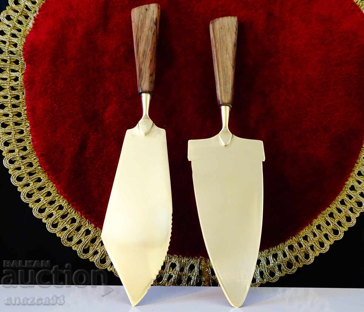 Χάλκινη σπάτουλα και μαχαίρι για τούρτα, σερβίτσια για τούρτα Χάλκινη σπάτουλα και μαχαίρι για τούρτα, σερβίτσια για τούρτα