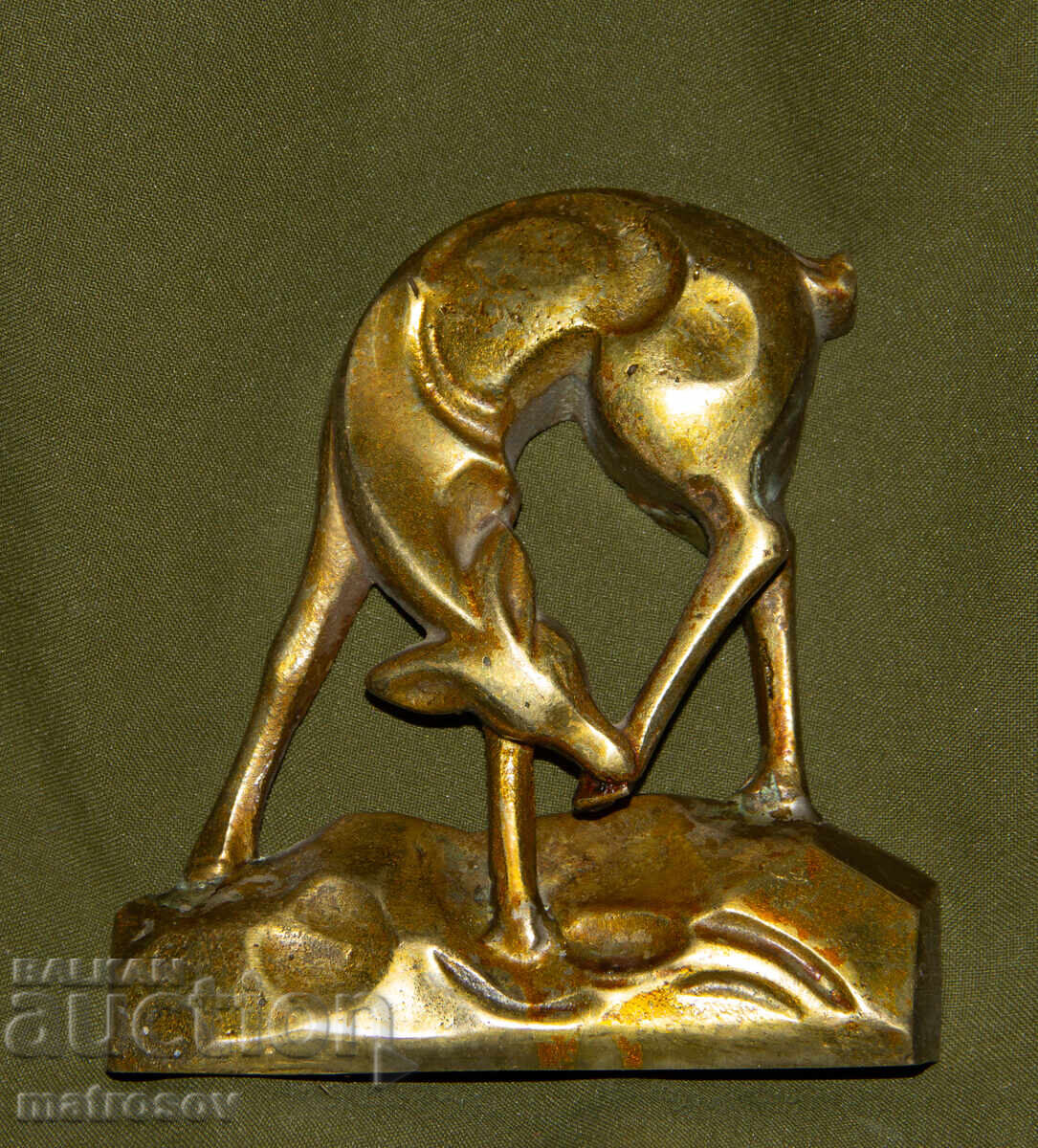 Доставка на Малка месингова скулптура декорация за стена кошута