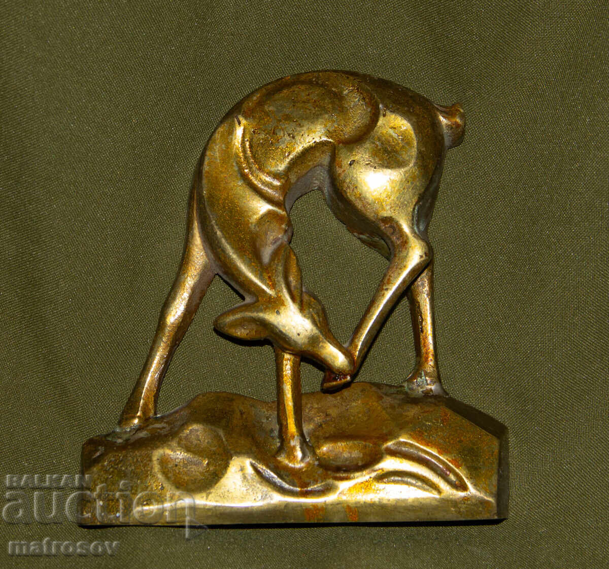 Малка месингова скулптура декорация за стена кошута