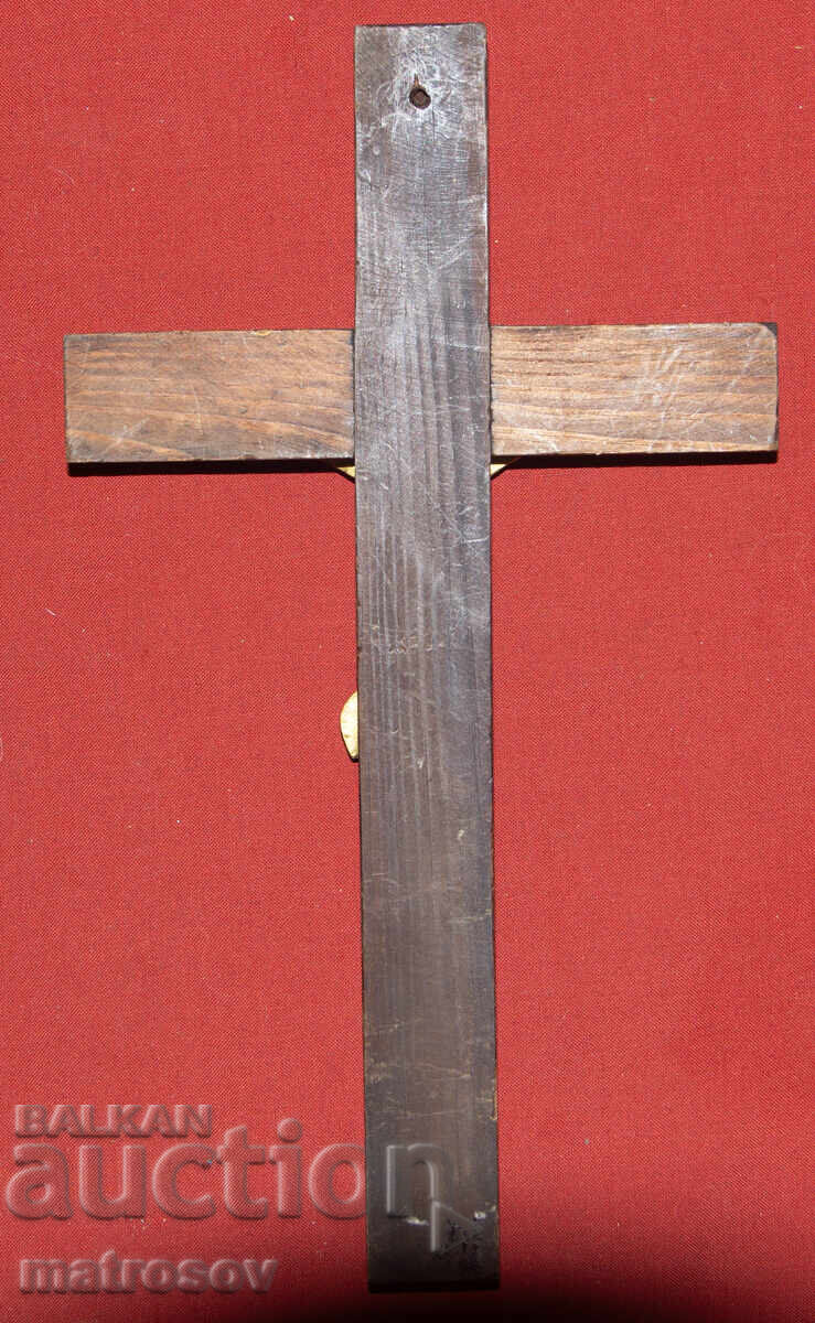 Παράδοση Ξύλινος σταυρός, εσταυρωμένο με ορειχάλκινα στοιχεία