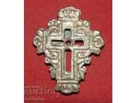 Cruce veche din argint lucrată manual, pandantiv
