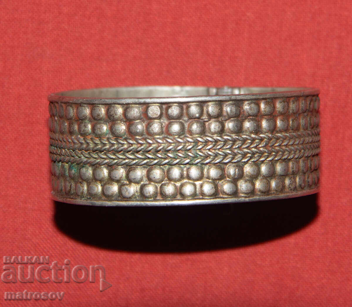 Παλαιό παραδοσιακό ασημένιο βραχιόλι κόσμημα με τιμή 200.00 BGN | € 102.26