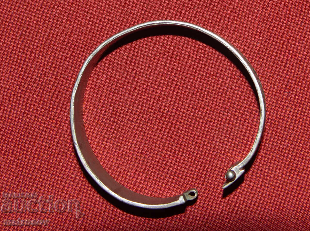 Παράδοση Παλαιό παραδοσιακό ασημένιο βραχιόλι κόσμημα