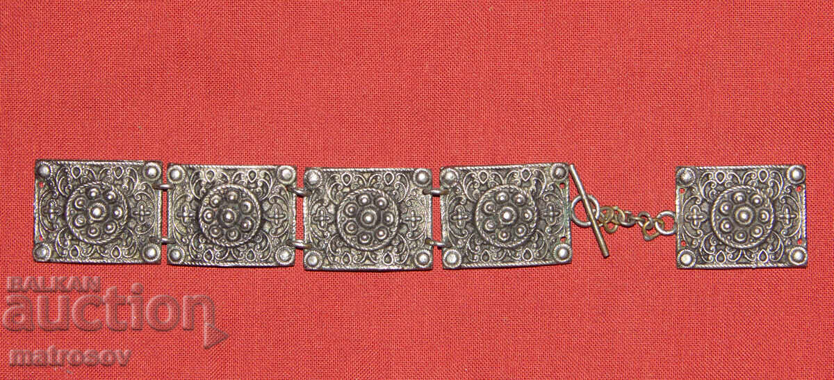 Brățară veche tradițională din argint cu preț 180.00 BGN | € 92.03