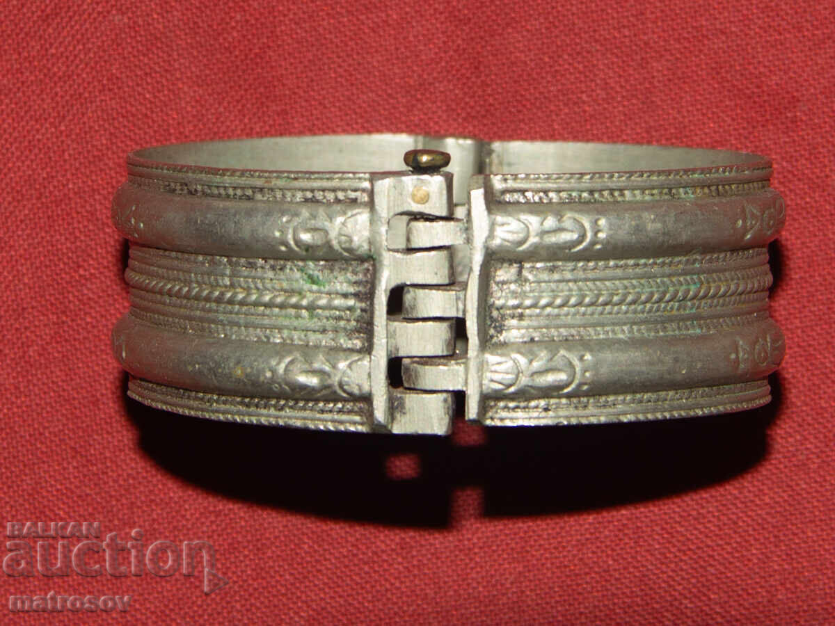 Δημοπρασία Παλαιό παραδοσιακό ασημένιο βραχιόλι κόσμημα