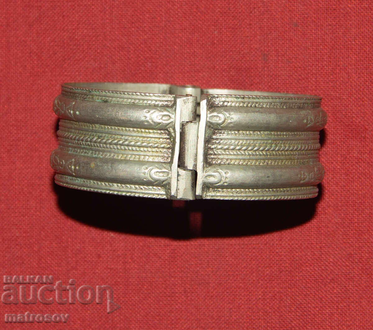 Παλαιό παραδοσιακό ασημένιο βραχιόλι κόσμημα