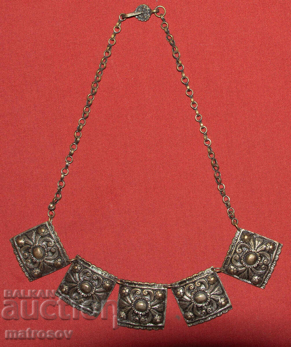 Παλιό παραδοσιακό ασημένιο κολιέ