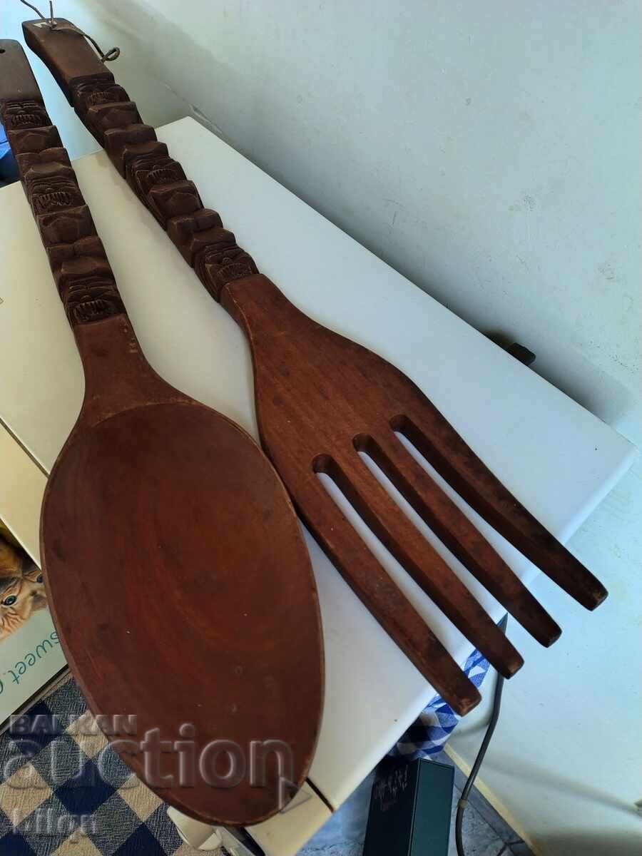 Delivery of Many, Many Big Fork and Spoon - Wood Carving Delivery of Many, Many Big Fork and Spoon - Wood Carving