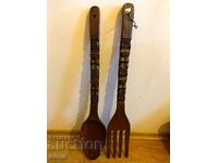 Foarte, Foarte Mari Furculiță și Lingură - Sculptură în Lemn