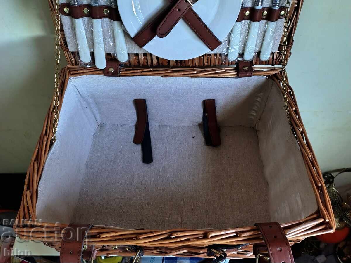 Παράδοση Υπέροχο Ψάθινο Καλάθι Πικνίκ για Δύο