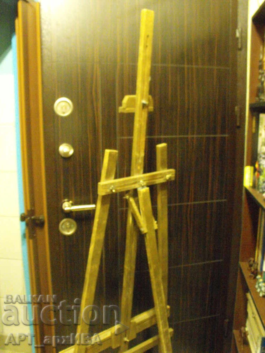 Șevalet pentru pictură. Din lemn, model clasic, conservat! cu preț 38.50 BGN | € 19.68 Șevalet pentru pictură. Din lemn, model clasic, conservat! cu preț 38.50 BGN | € 19.68