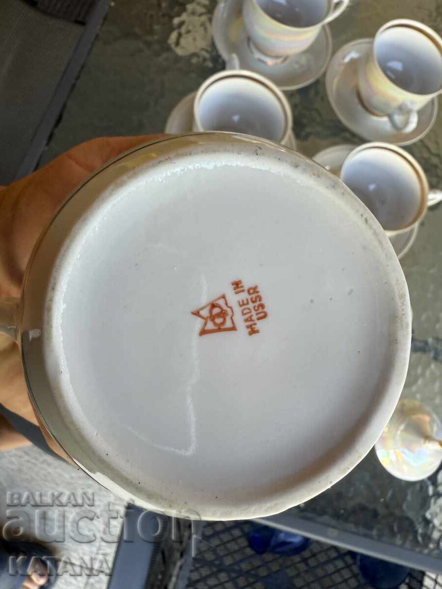 Livrarea Set vechi de servire, veselă