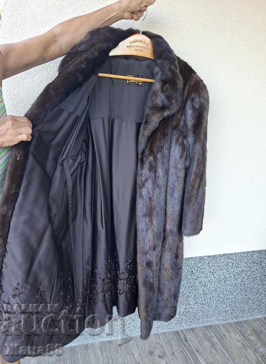 Mink Coat with price 3000.00 BGN | € 1533.88