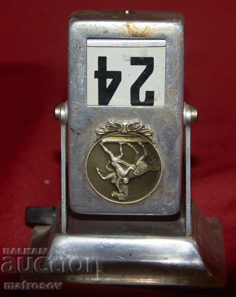 Настолен механичен календар СССР - 7