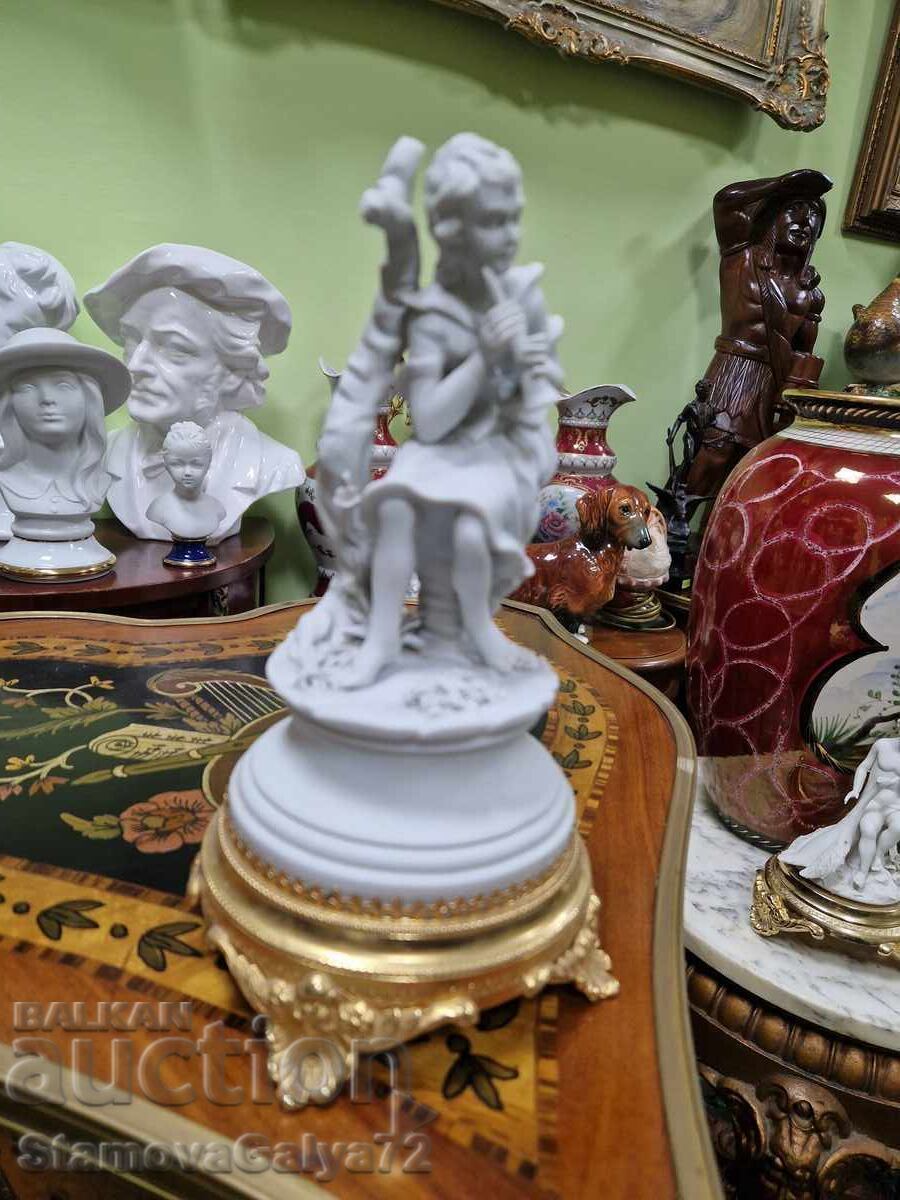 Delivery of Stunning Italian Capodimonte Porcelain Figurine Statue