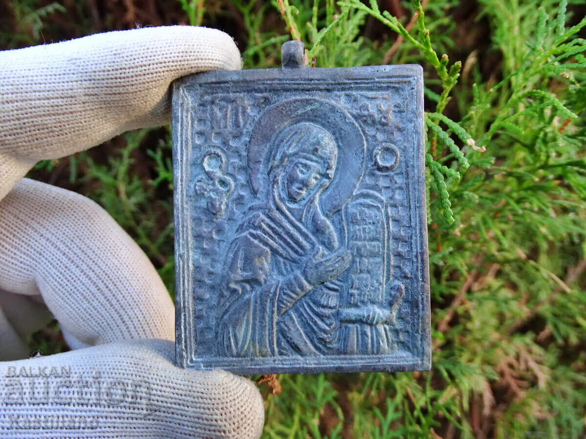 Veche icoană ortodoxă din bronz a Sf. Fecioare Maria